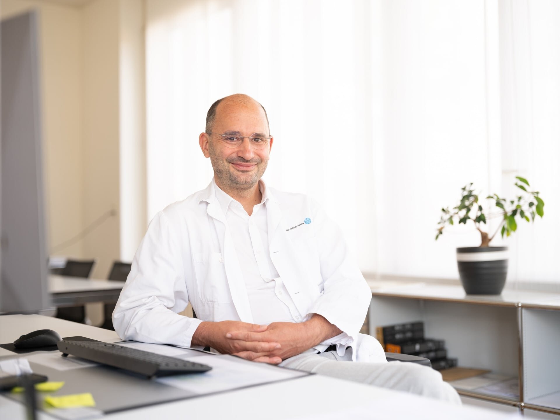 Prof. Dr. med. Maximilian Klar, Chefarzt und ärztlicher Leiter der Frauenklinik. Prof. Dr. med. Maximilian Klar, Chefarzt und ärztlicher Leiter der Frauenklinik.